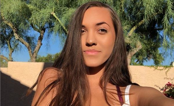 Chloe Mendoza Max SchenzelInstagram