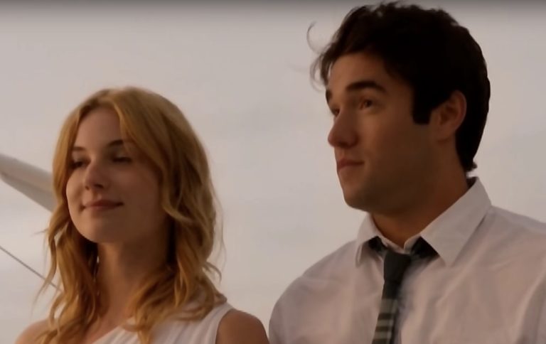Emily VanCamp, Emily Thorne, Josh Bowman, Daniel Grayson-https://www.youtube.com/watch?v=R1C8ygebkng