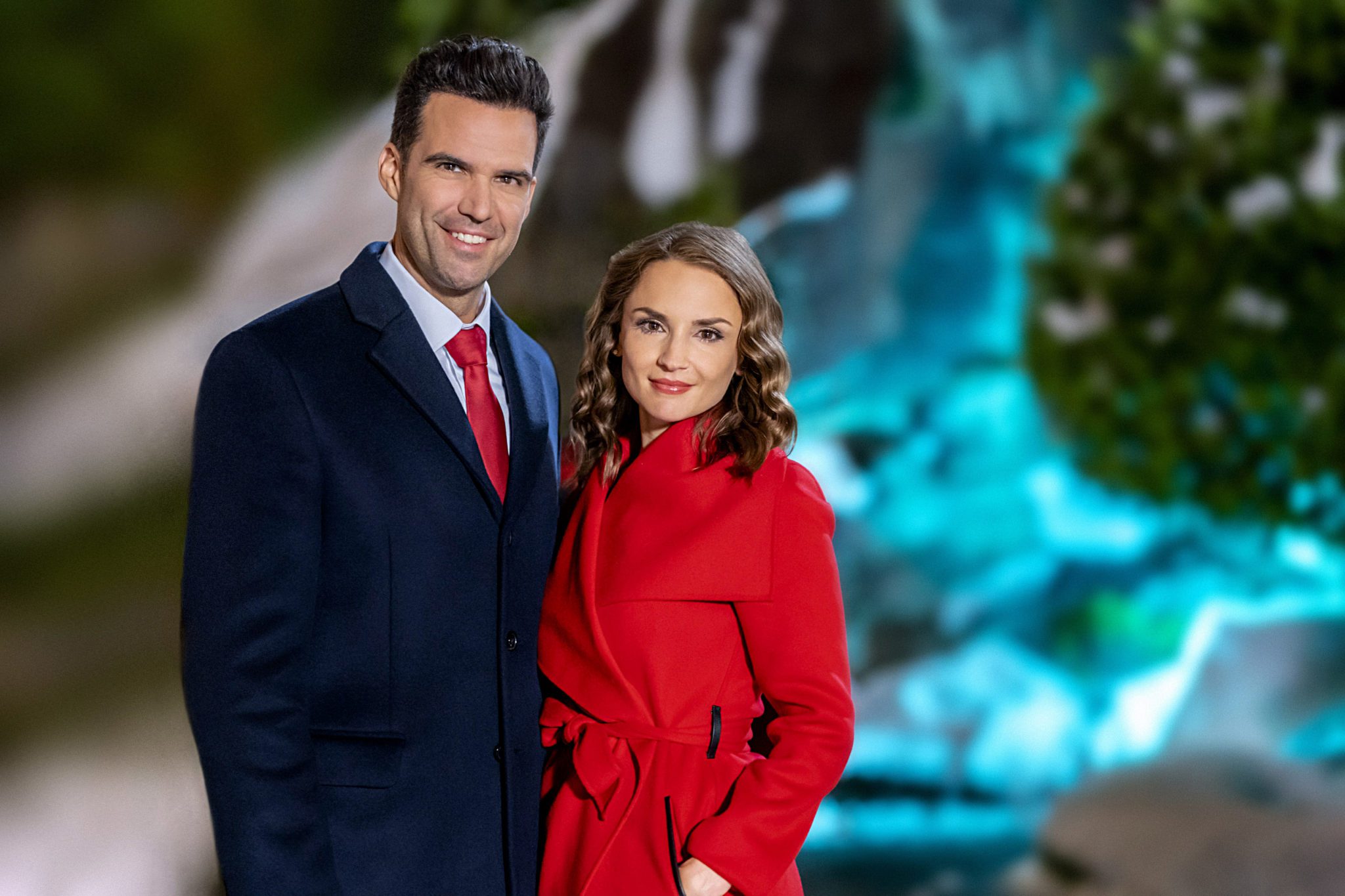 Photo: Benjamin Ayres, Rachael Leigh Cook Credit: ©2019 Crown Media United States LLC/Photographer: Ricardo Hubbs
