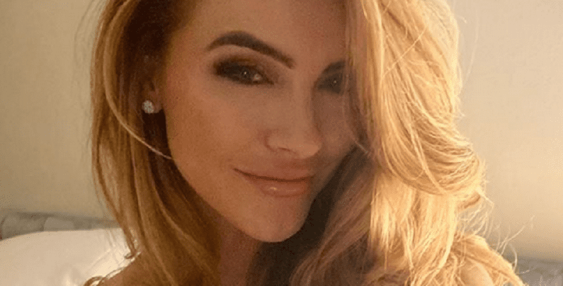 chrishell stause instagram selfie