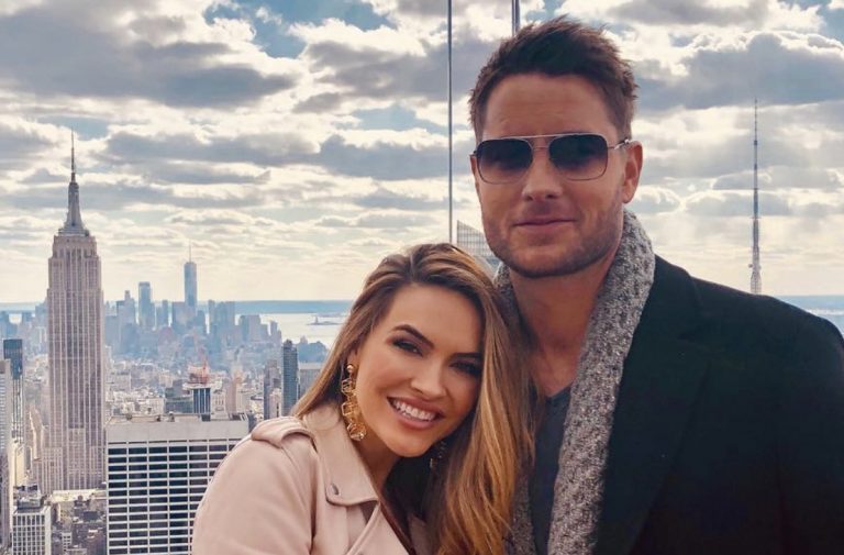 Chrishell Stause, Justin Hartley, Selling Sunset-https://www.instagram.com/p/BvPa4SonYh6/