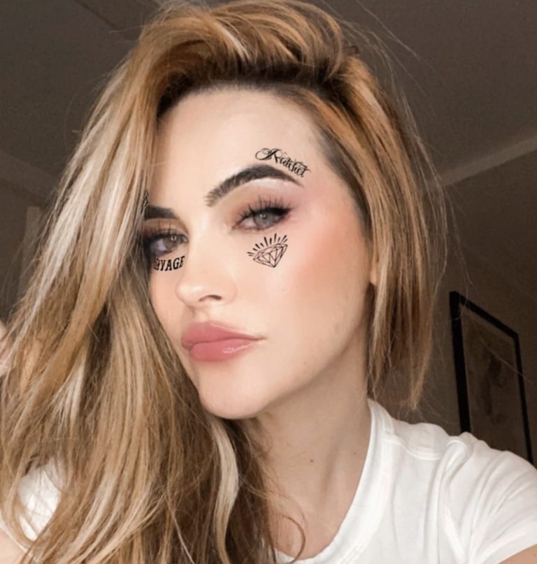 Chrishell Stause, Selling Sunset-https://www.instagram.com/p/B_oGzUpH9Ts/