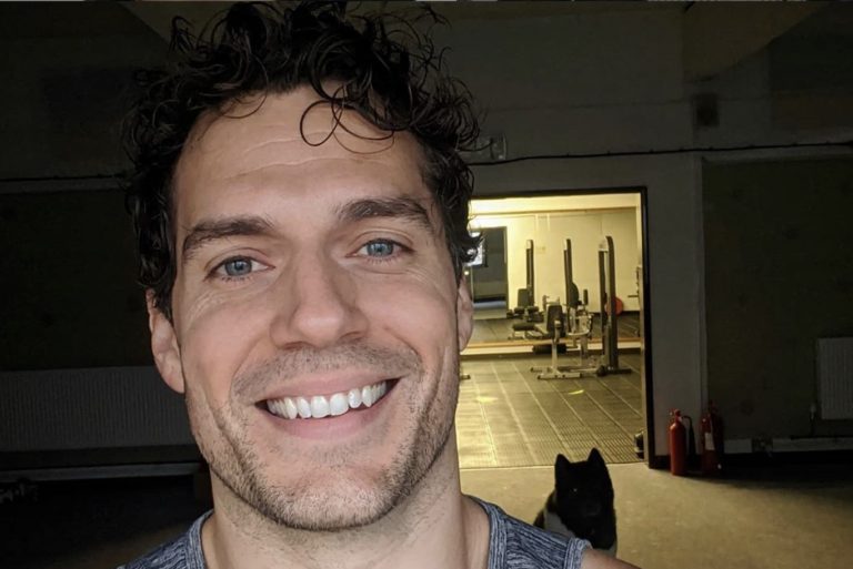 Henry Cavill, James Bond-https://www.instagram.com/p/CE6Pw6QBYxP/