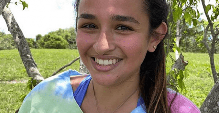 jazz jennings instagram selfie