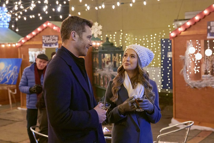 Hallmark, Taking A shot At Love, Photo: Luke Macfarlane, Alexa PenaVega Credit: ©2020 Crown Media United States LLC/Photographer: Ryan Plummer