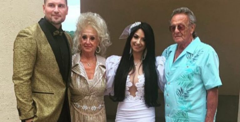 Foxy Grandma, Instagram