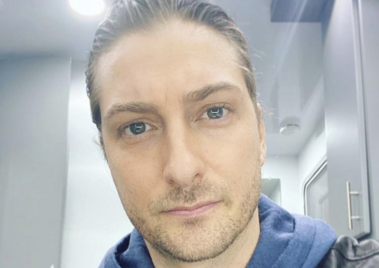 Daniel Lissing-The Rookie-https://www.instagram.com/p/CLF2zoWBAKN/