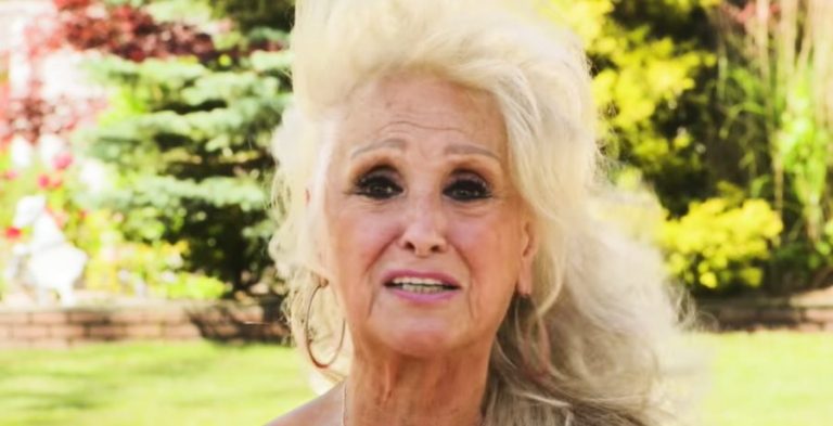 Foxy Grandma, Instagram