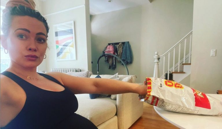 Younger, Hilary Duff-https://www.instagram.com/p/CHGA0pGj70Z/