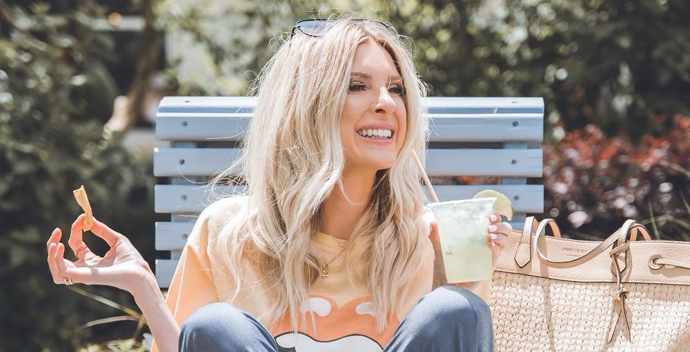 Lindsie Chrisley pants