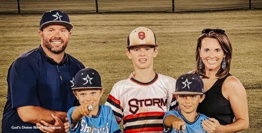 Saylor Waldrop - Courtney - Sweet Home Sextuplets