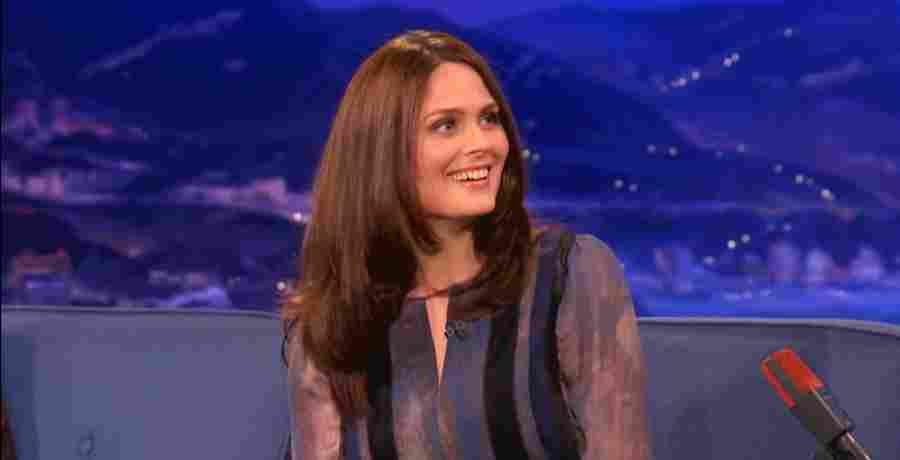 Emily Deschanel to star in Netflix Limited Series Devil in Ohio