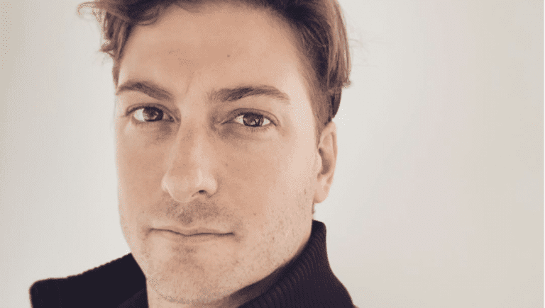 Daniel Lissing-https://www.instagram.com/p/BtbZh7QhOTP/