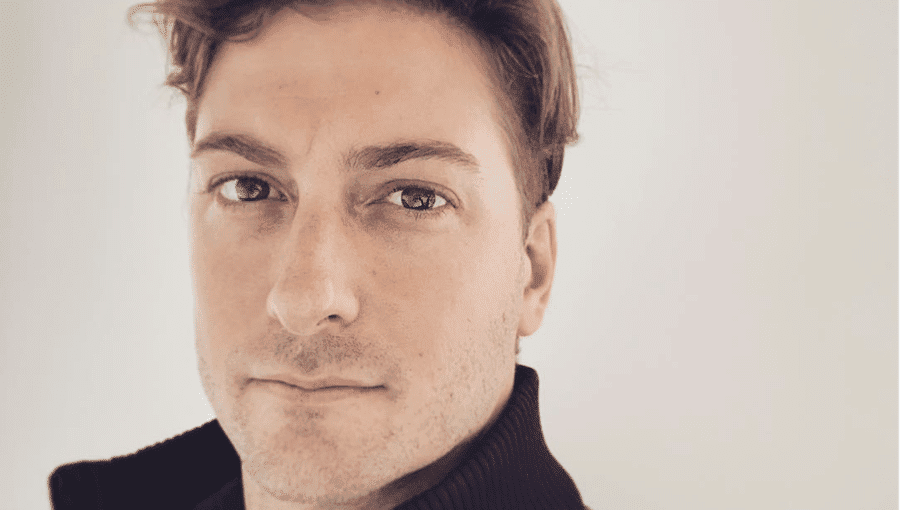 Daniel Lissing-https://www.instagram.com/p/BtbZh7QhOTP/