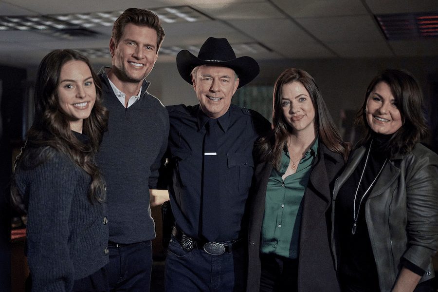Hallmark, Photo: Grace Beedie, Ryan McPartlin, Fed Henderson, Julie Gonzalo, Eva Tamargo Credit: ©2021 Crown Media United States LLC/Photographer: Kailey Schwerman