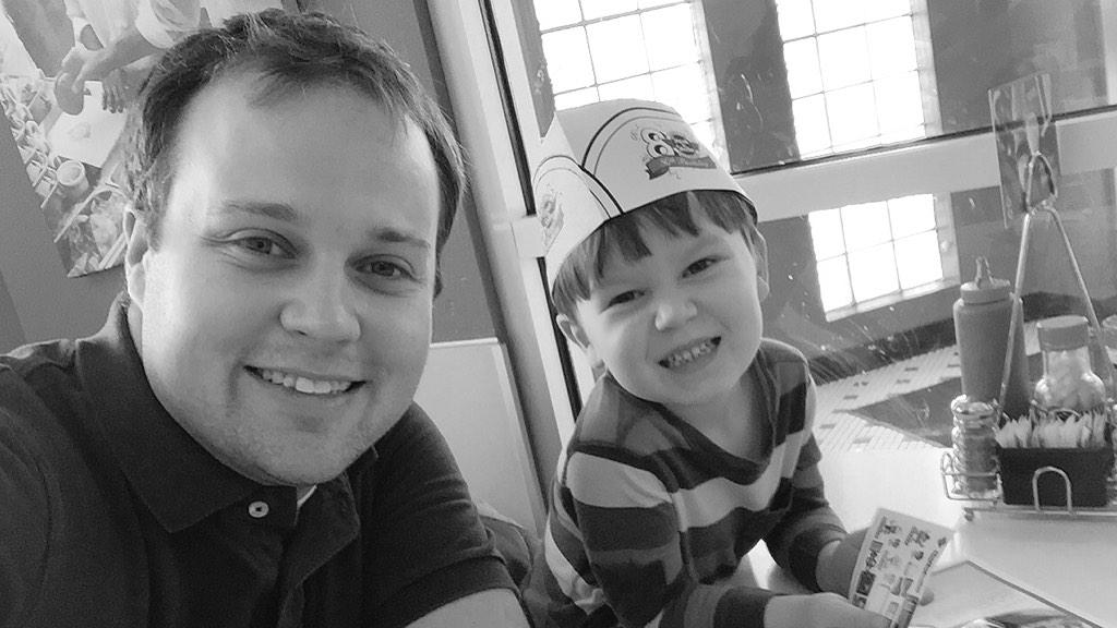 Josh Duggar Twitter (KW Josh Duggar trial)
