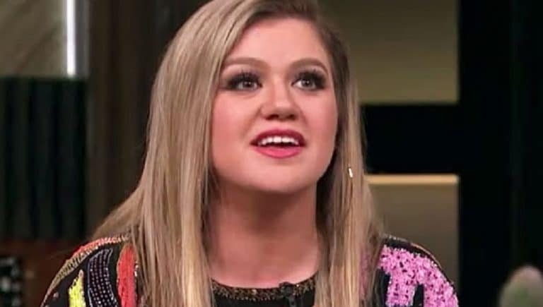 Kelly Clarkson's 2021 Net Worth [Screenshot | YouTube]
