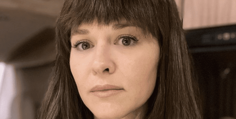 Lifetime Stolen Hearts Sarah Drew-https://www.instagram.com/p/CWaT06GrDcx/