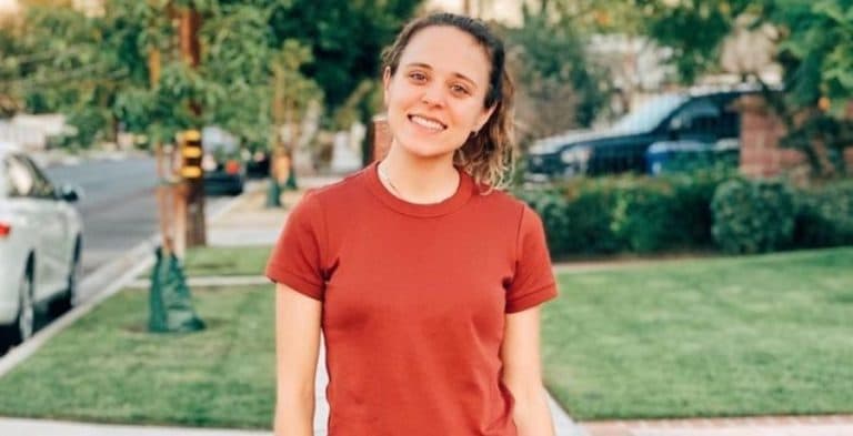 Jinger Vuolo Shows Off How Big Felicity Has Gotten