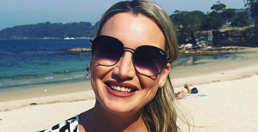 Hannah Ferrier Drinks Inside Pool In Busty Cleavage Snap [Credit: Hannah Ferrier/Instagram]