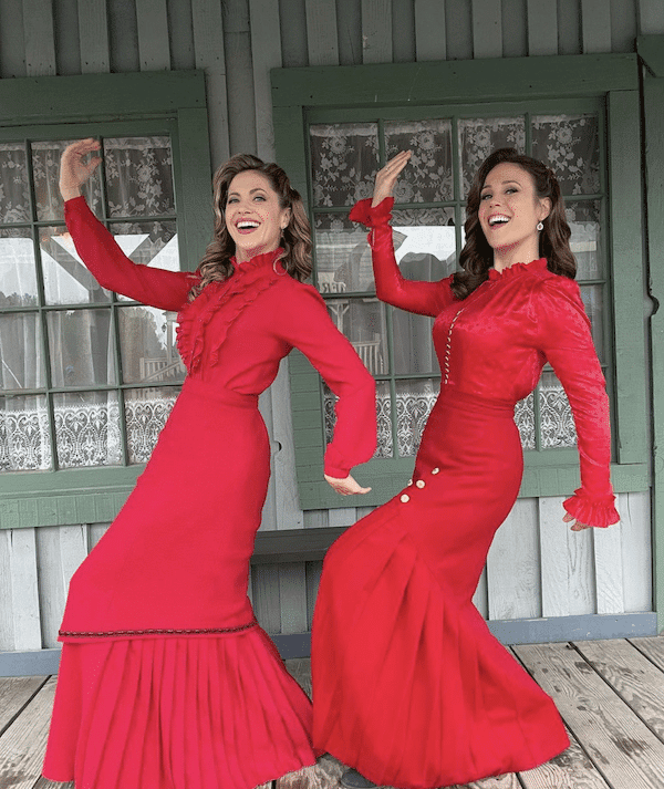 Erin and Pascale having some behind-the-scenes fun!-https://www.instagram.com/p/CdjT9MXpzWX/