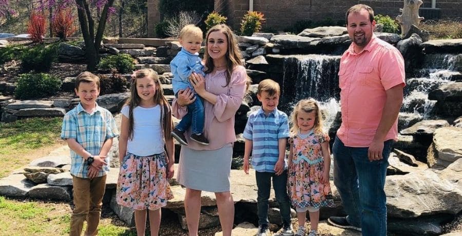 Anna Duggar Instagram, Josh Duggar