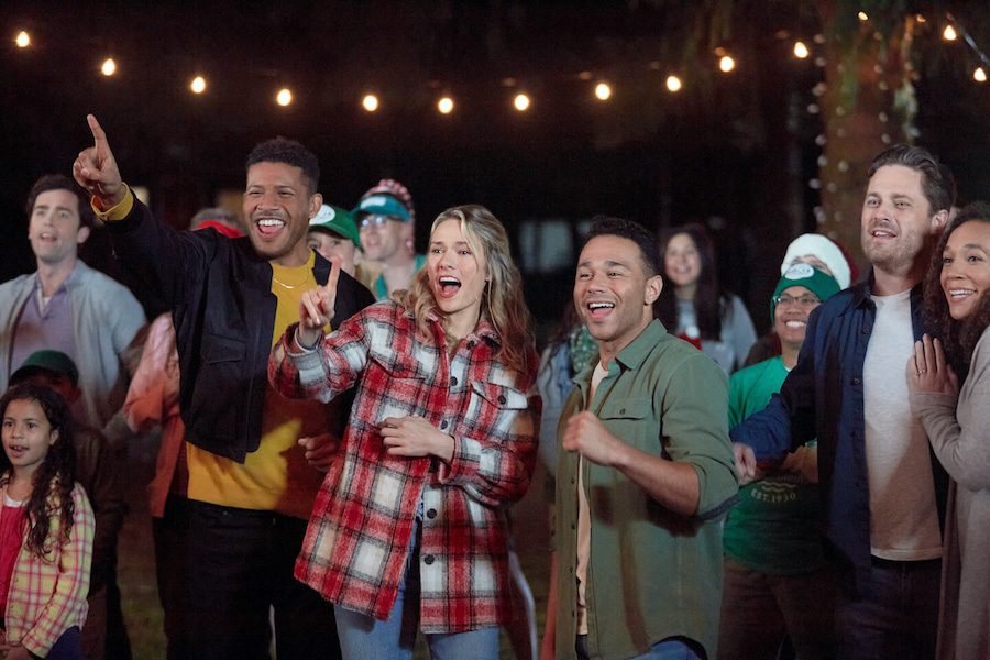 Hallmark Photo: Jeffrey Bowyer-Hamilton, Tori Anderson, Corbin Bleu, Matt Hamilton, Caitlin Stryker Credit: ©2022 Crown Media United States LLC/Photographer: Ryan Plummer