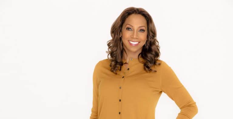 Photo: Holly Robinson Peete Credit: Copyright 2018 Crown Media United States LLC/Photographer: Larsen&Talbert