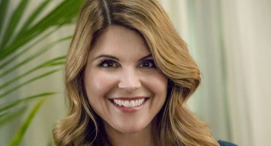 Photo: Lori Loughlin Credit: Copyright 2016 Crown Media United States, LLC/Photographer: Bettina Strauss
