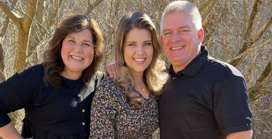 Gil and Kelly Bates Instagram, Bringing Up Bates