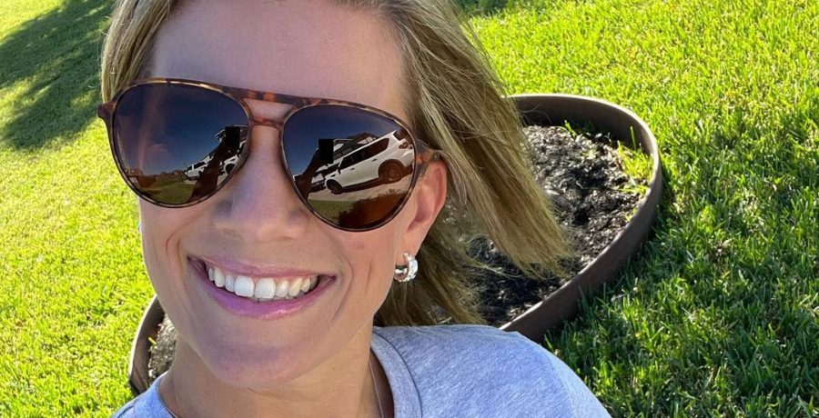 Aunt KiKi Snaps Outdoor Selfie [Aunt KiKi |Instagram]
