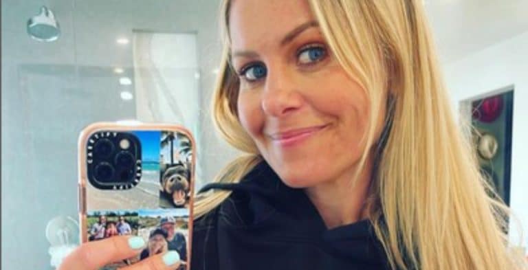 Candace Cameron Bure Snaps Selfie [Candace Cameron Bure | Instagram]