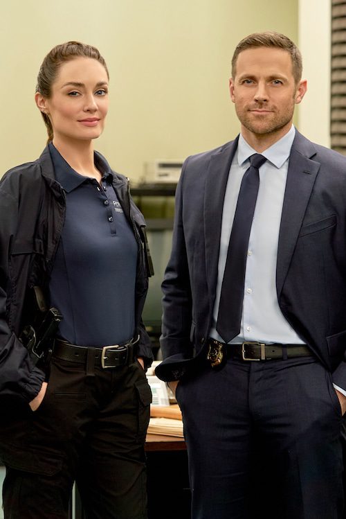 Photo: Mallory Jansen, Dylan Bruce Credit: ©2022 Hallmark Media/Photographer: Steve Ackerman