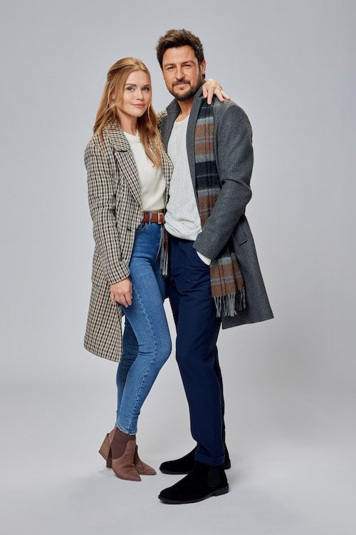 Photo: Holland Roden, Tyler Hynes Credit: ©2022 Hallmark Media/Photographer: Lindsay Siu