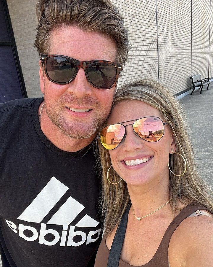 Uncle Dale & Aunt KiKi Snap Couple Selfie [Aunt KiKi |Instagram]