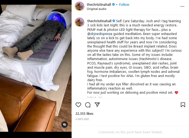 Christina Hall Use LED Lamp [Christina Hall | Instagram]