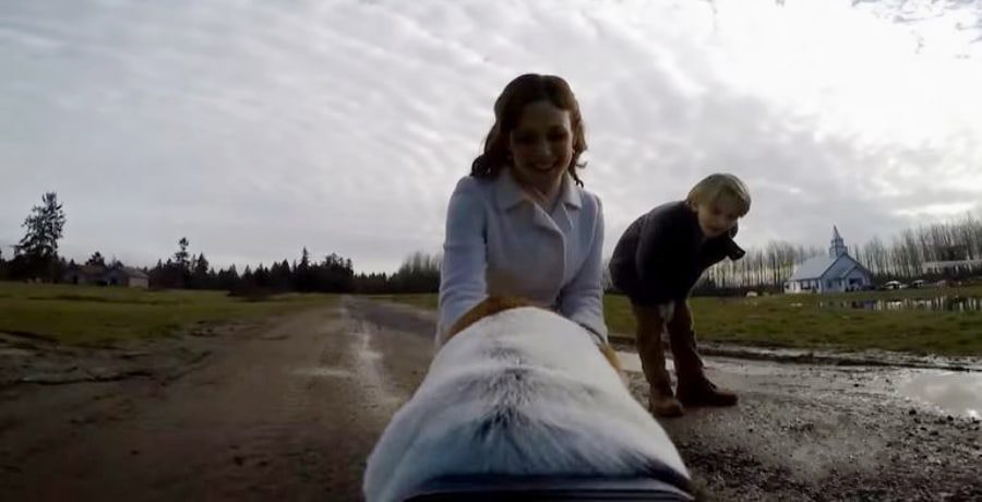 Erin Krakow Oscar/Rip YouTube