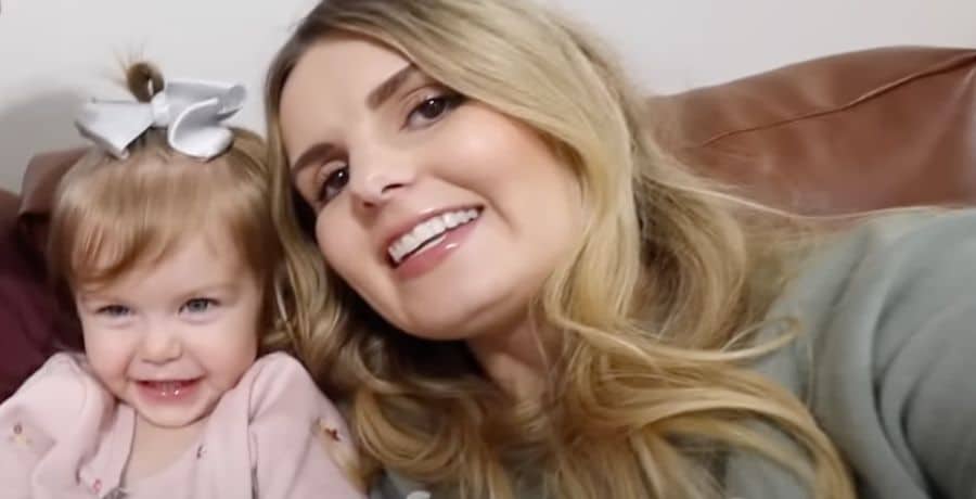 Bringing Up Bates - Alyssa Bates Webster - YouTube