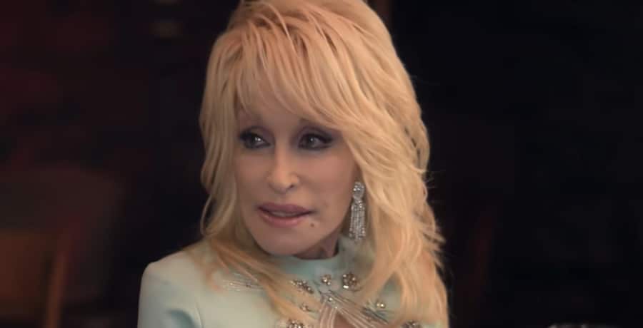 Dolly Parton / YouTube