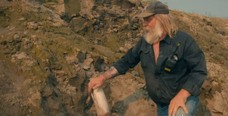 Tony Beets with the tusk on Gold Rush - screencap