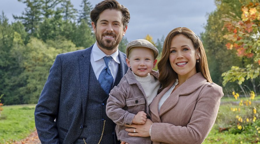 When Calls The Heart Photo: Chris McNally, Hyland Goodrich, Erin Krakow Credit: ©2022 Crown Media United States LLC/Photographer: David Dolsen
