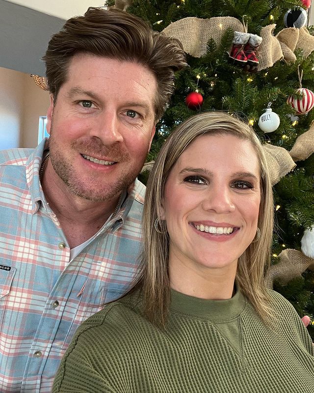 Dale and Crystal Mills from Instagram, OutDaughtered