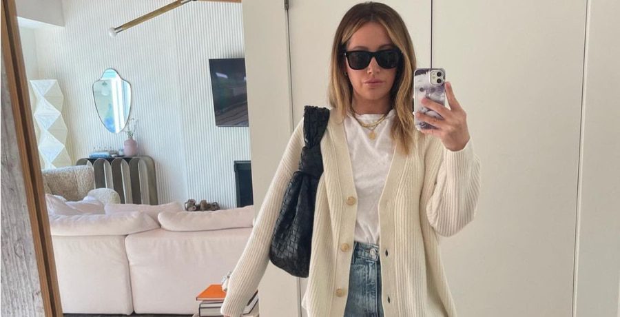 Ashley Tisdale Outfit Selfie [Source: Ashley Tisdale - Instagram]