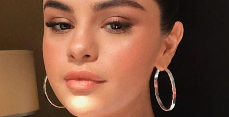 Selena Gomez Shows Off Glistening Skin [Source: Selena Gomez - Instagram]