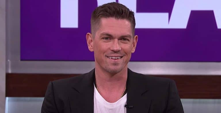 Steve Howey/YouTube