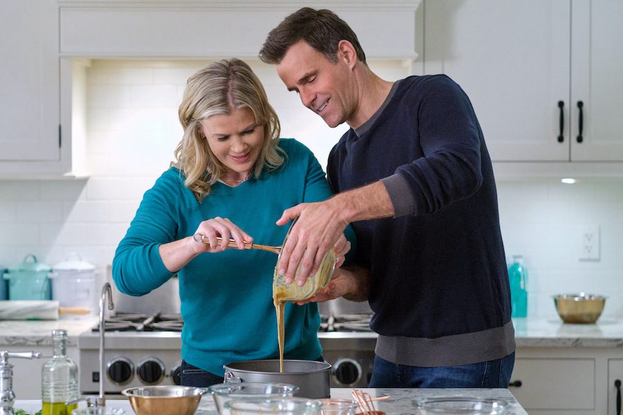 Photo: Alison Sweeney, Cameron Mathison Credit: @2023 Hallmark Media/Photographer: Bettina Strauss