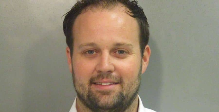 Josh Duggar mugshot - Washington County Sheriff's Office (KW Shiny Happy People)