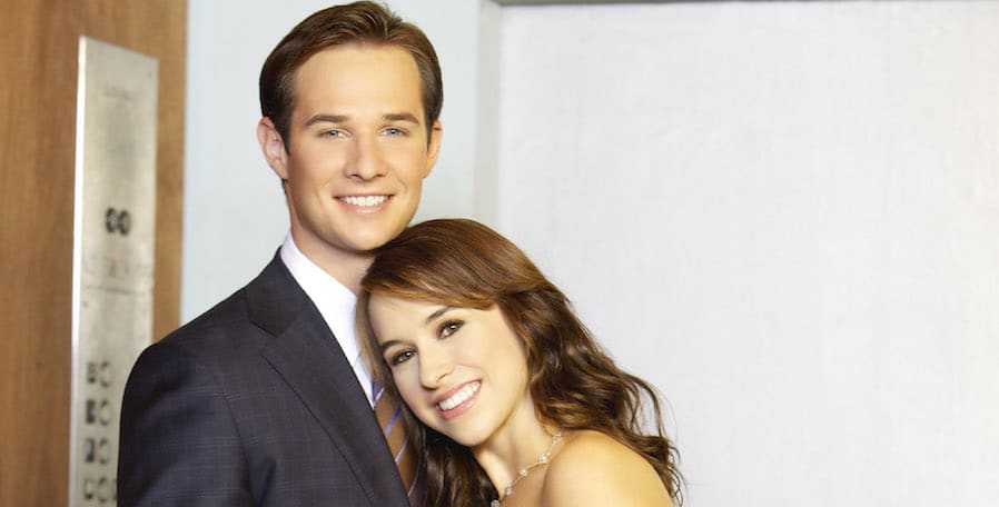 Lacey Chabert, Ryan Merriman Hallmark Photo: Justin Lubin/2009 Crown Media