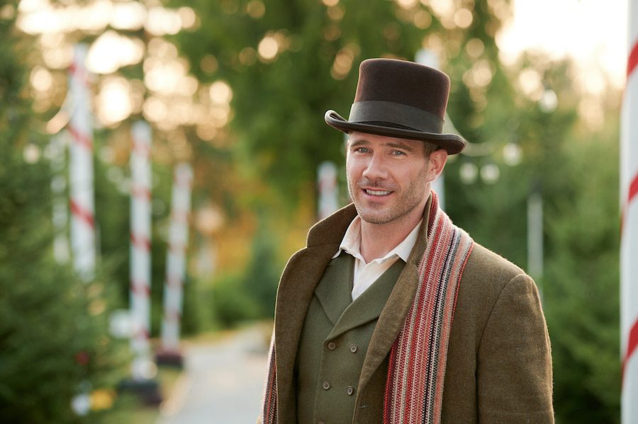 Photo: Luke Macfarlane Credit: ©2022 Hallmark Media/Photographer: Kailey Schwerman