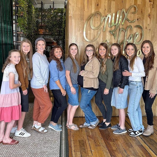 Michelle Duggar & Daughters From Counting On, TLC, Sourced From @jingervuolo Instagram